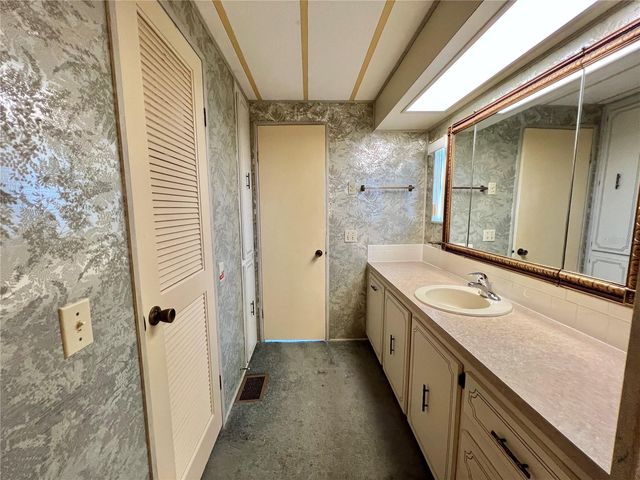 180 HIBISCUS WAY, Leesburg, FL 34748