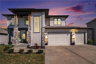 7295 NW FOREST LAKES Drive, Parkville, MO 64152