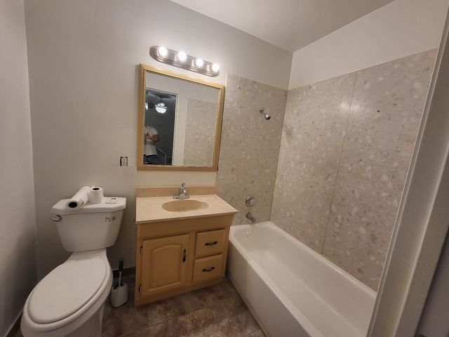 5682 Hillsdale Blvd, Sacramento, CA 95842