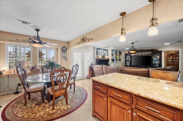 1005 Acorn Court, Arlington, TX 76012