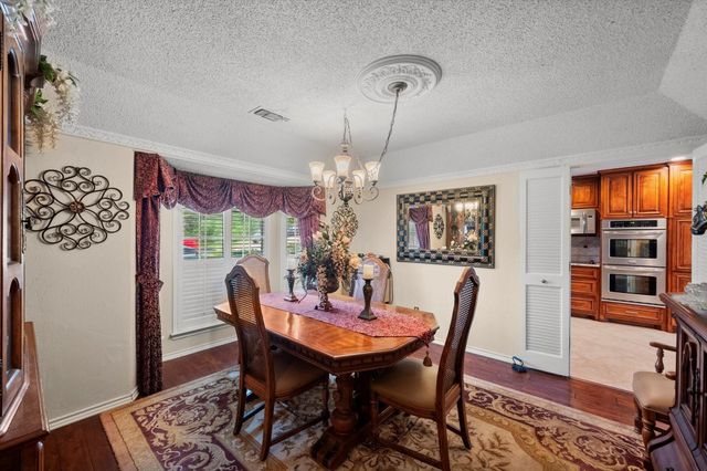 1005 Acorn Court, Arlington, TX 76012