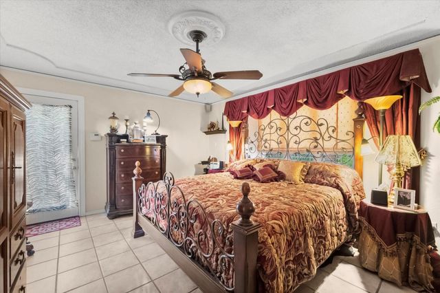 1005 Acorn Court, Arlington, TX 76012