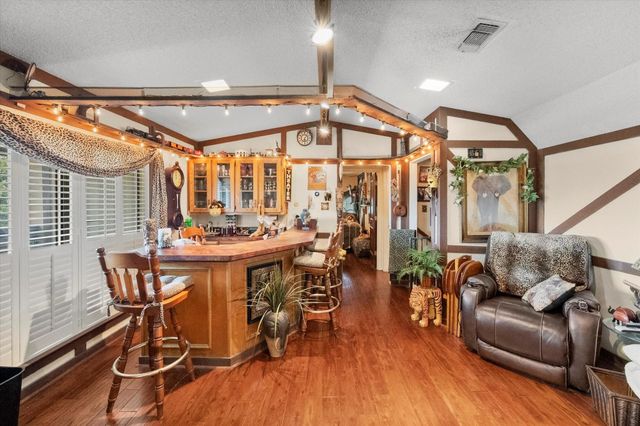 1005 Acorn Court, Arlington, TX 76012