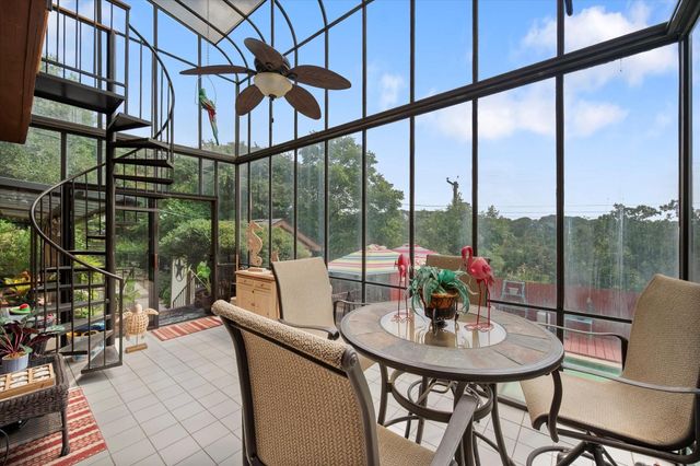 1005 Acorn Court, Arlington, TX 76012