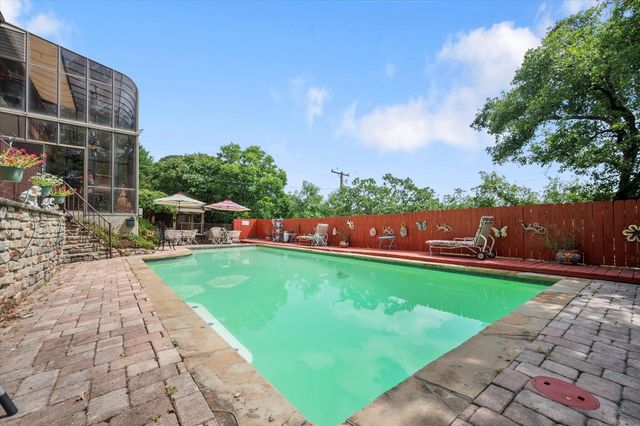 1005 Acorn Court, Arlington, TX 76012