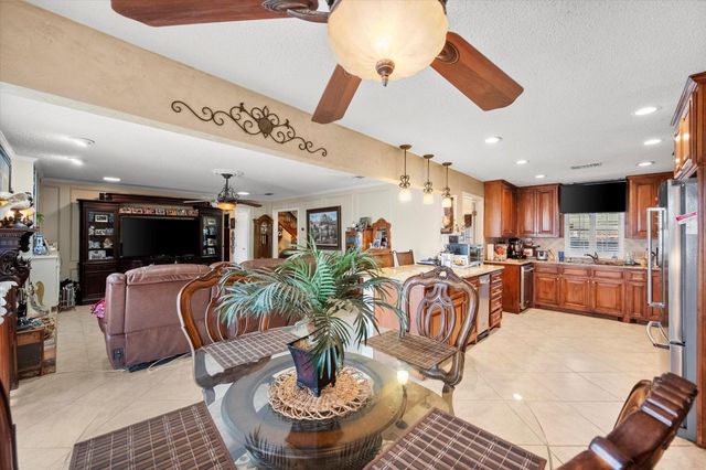 1005 Acorn Court, Arlington, TX 76012