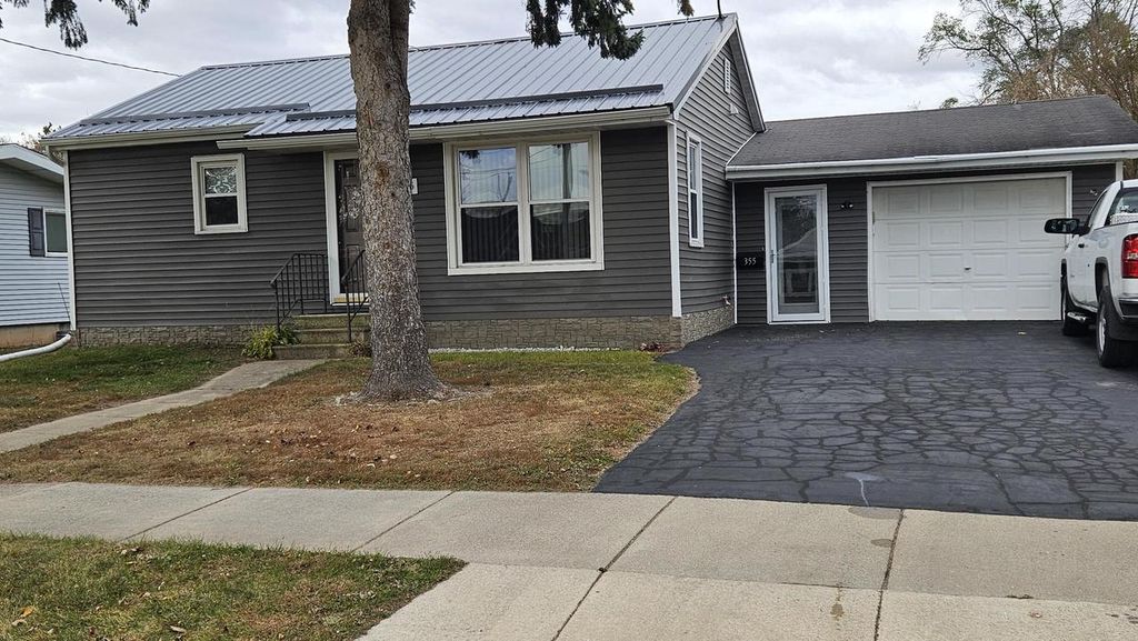 355 SW CERESCO STREET, Berlin, WI 54923