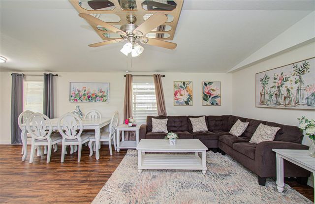 36 W Old Field Drive, Huffman, TX 77336