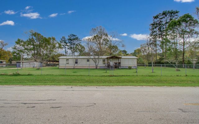36 W Old Field Drive, Huffman, TX 77336
