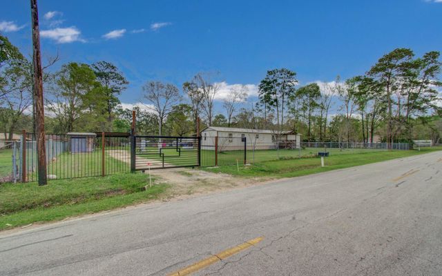 36 W Old Field Drive, Huffman, TX 77336