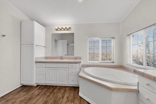 8 Clinger Lane, Los Lunas, NM 87031