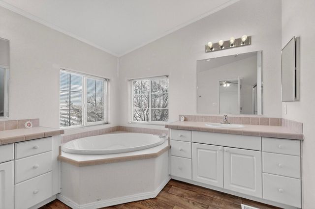 8 Clinger Lane, Los Lunas, NM 87031