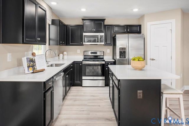 3 Nine Iron Dr, Richmond, VA 23223