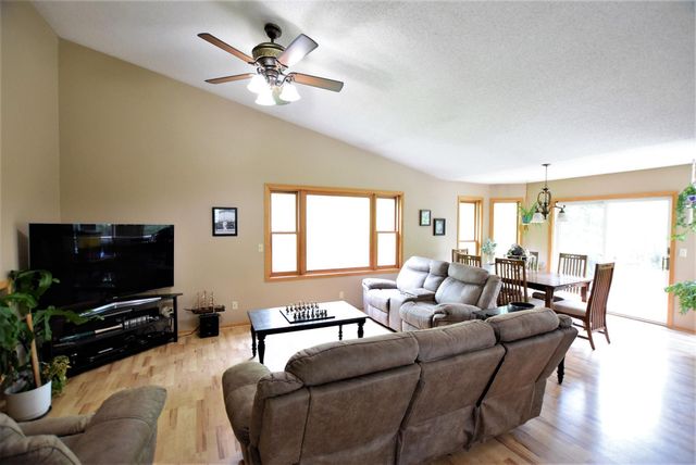 39947 River Oaks Drive, Roseau, MN 56751