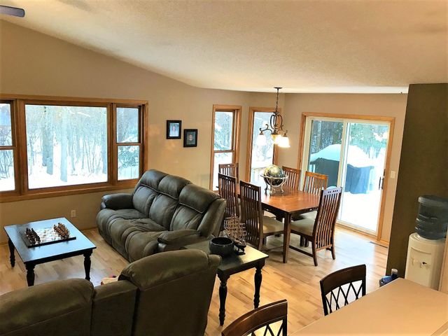 39947 River Oaks Drive, Roseau, MN 56751