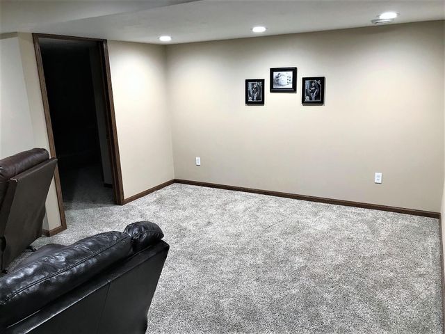 39947 River Oaks Drive, Roseau, MN 56751