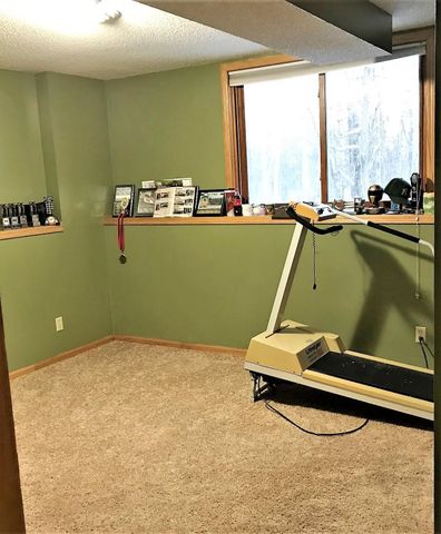 39947 River Oaks Drive, Roseau, MN 56751