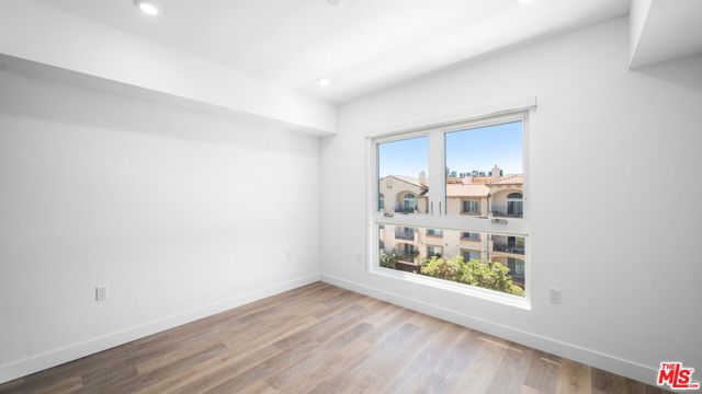 5153 Maplewood Avenue 407, Los Angeles, CA 90004