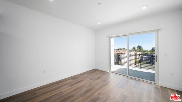 5153 Maplewood Avenue 407, Los Angeles, CA 90004