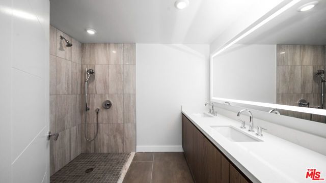 5153 Maplewood Avenue 407, Los Angeles, CA 90004