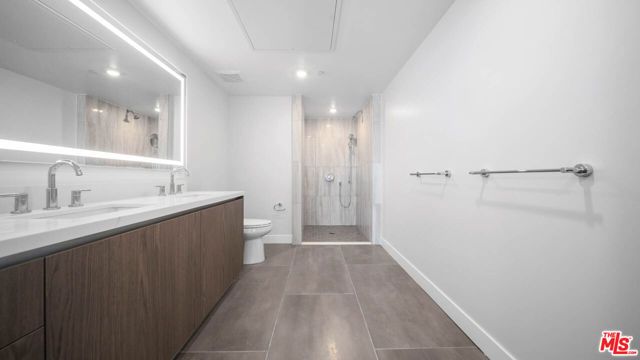 5153 Maplewood Avenue 407, Los Angeles, CA 90004