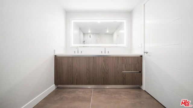 5153 Maplewood Avenue 407, Los Angeles, CA 90004