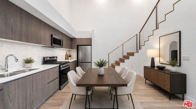 5153 Maplewood Avenue 407, Los Angeles, CA 90004