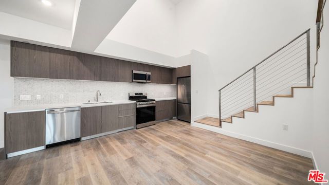 5153 Maplewood Avenue 407, Los Angeles, CA 90004