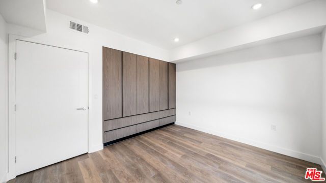 5153 Maplewood Avenue 407, Los Angeles, CA 90004