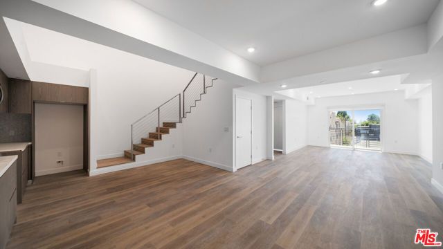 5153 Maplewood Avenue 407, Los Angeles, CA 90004