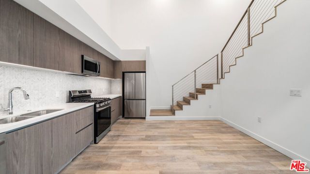 5153 Maplewood Avenue 407, Los Angeles, CA 90004