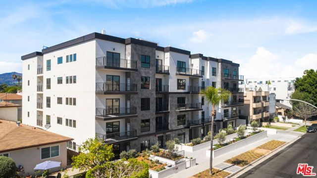 5153 Maplewood Avenue 407, Los Angeles, CA 90004