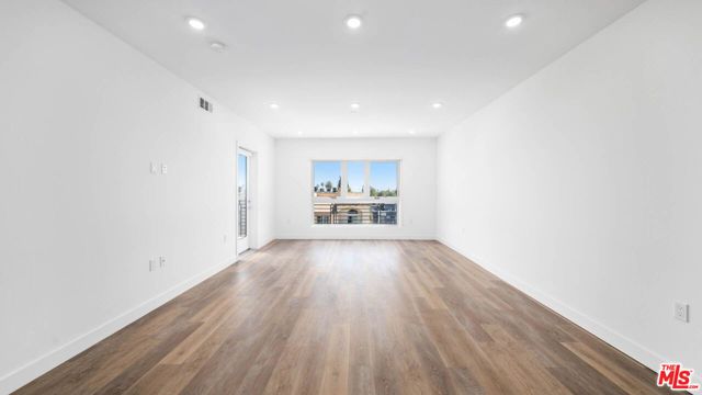 5153 Maplewood Avenue 407, Los Angeles, CA 90004