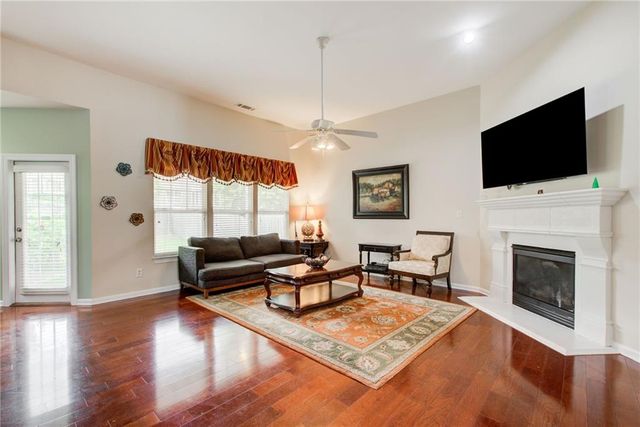 529 Olympic Way, Acworth, GA 30102