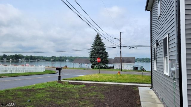 135 Lake Shore Dr, Parsippany-troy Hills Twp., NJ 07054