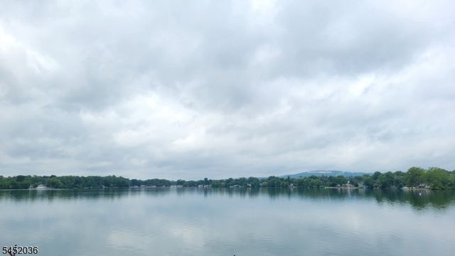 135 Lake Shore Dr, Parsippany-troy Hills Twp., NJ 07054