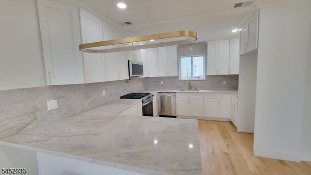 135 Lake Shore Dr, Parsippany-troy Hills Twp., NJ 07054
