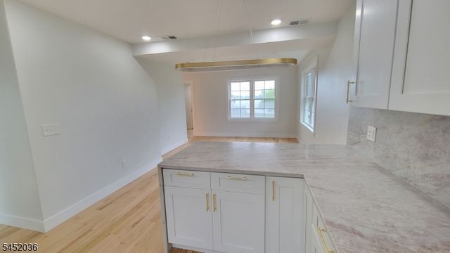 135 Lake Shore Dr, Parsippany-troy Hills Twp., NJ 07054