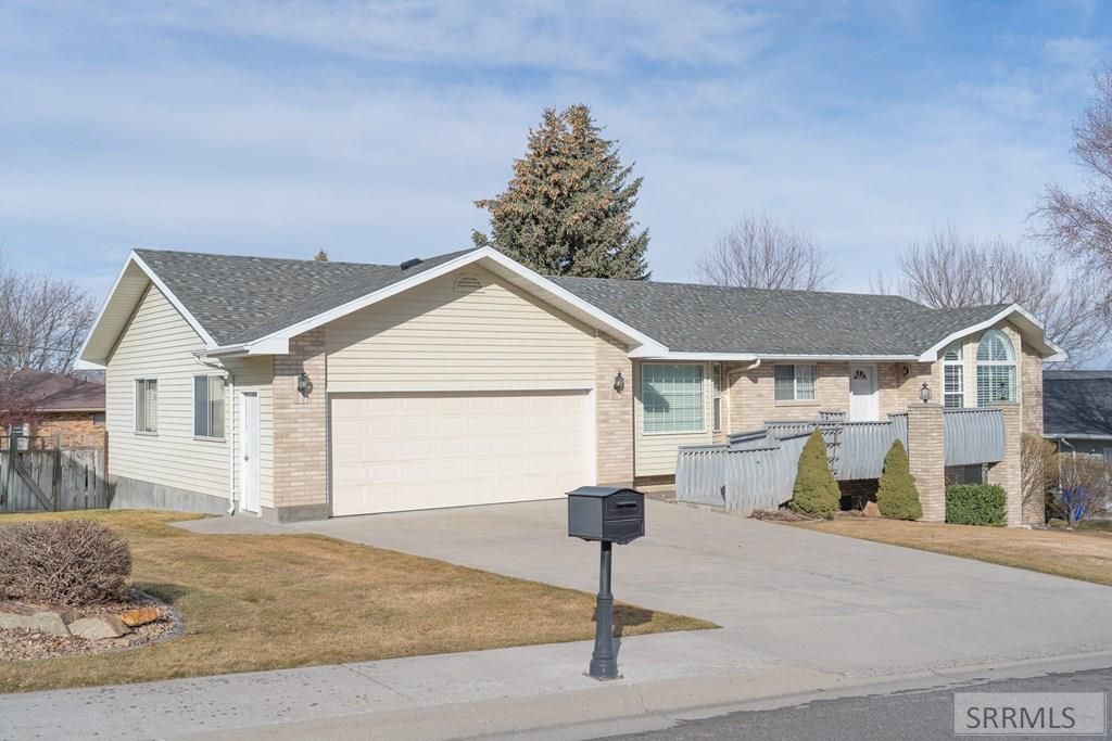 Image 3 of property listing at 266 Nez Perce Ave, Rexburg, ID 83440