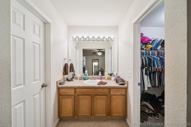 5452 S 369th West Avenue, Mannford, OK 74044