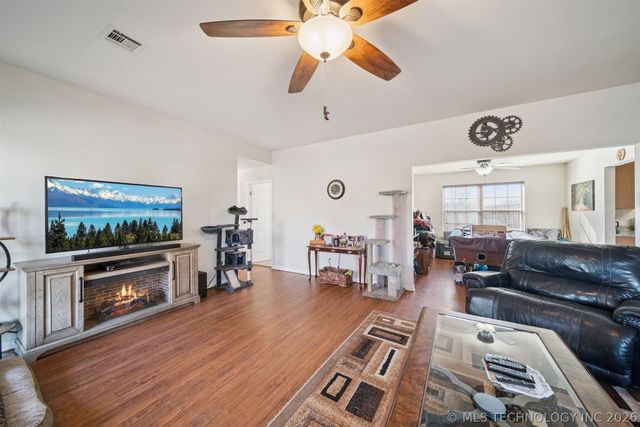 5452 S 369th West Avenue, Mannford, OK 74044