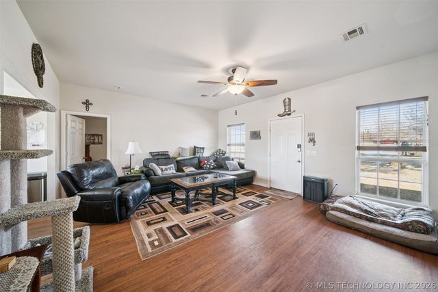 5452 S 369th West Avenue, Mannford, OK 74044