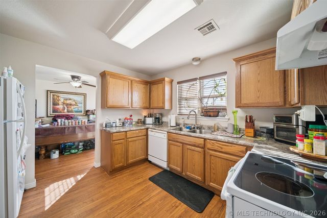 5452 S 369th West Avenue, Mannford, OK 74044