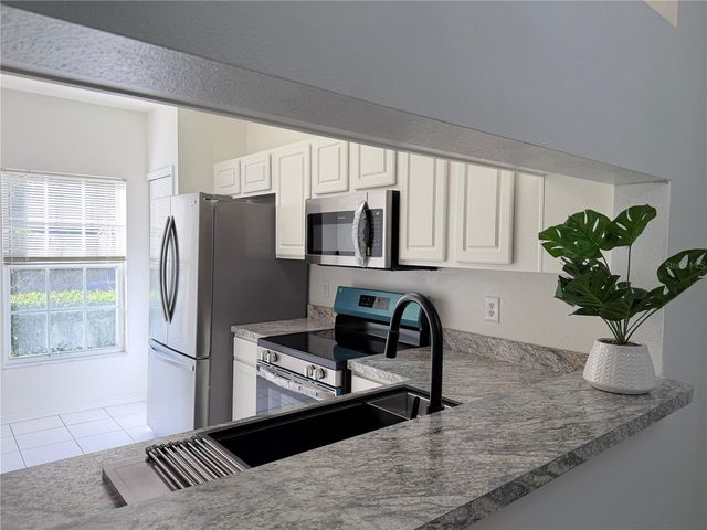 1206 KENNEWICK COURT, Wesley Chapel, FL 33543