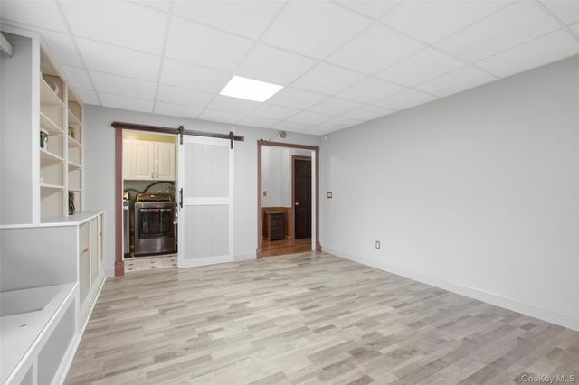 6 Stuyvesant Circle W, East Setauket, NY 11733