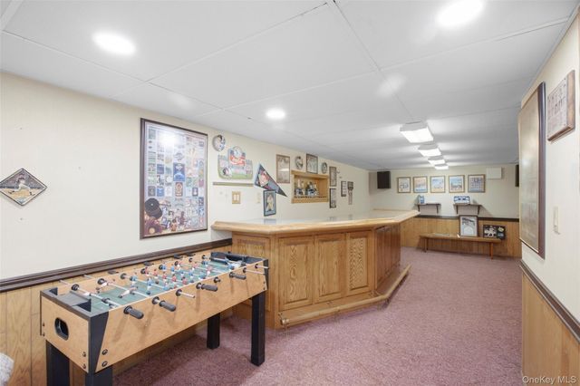 6 Stuyvesant Circle W, East Setauket, NY 11733