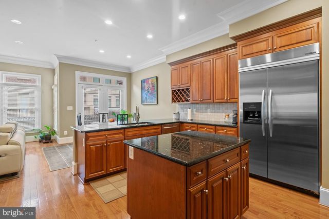 7820 CADBURY AVE, Potomac, MD 20854