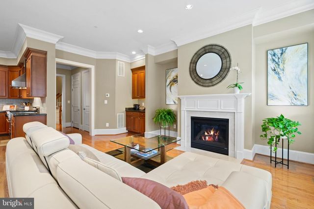 7820 CADBURY AVE, Potomac, MD 20854