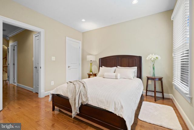 7820 CADBURY AVE, Potomac, MD 20854
