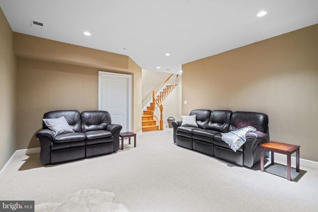 7820 CADBURY AVE, Potomac, MD 20854